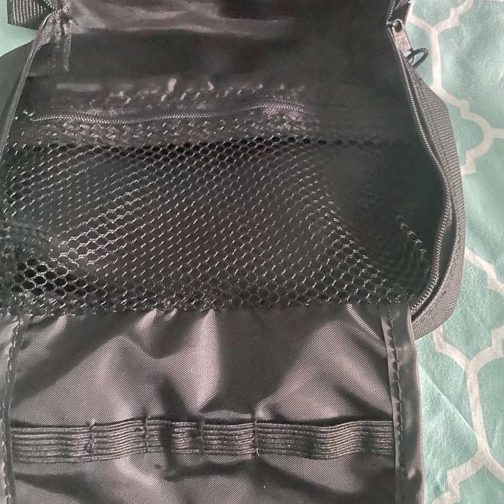 Small Samsonite Zippered Travel Bag